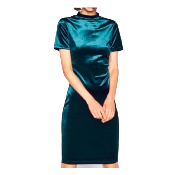 Zara Dresses & Skirts - Zara Velvet Dress in Emerald Green (Size: S)